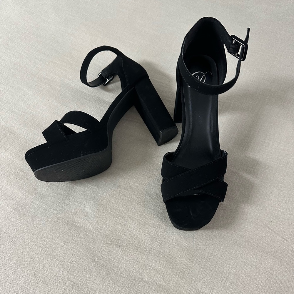 Black Heels Size 9 🛍️